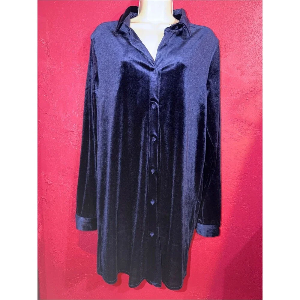 Superdown Revolve Yella navy blue Velvet Button-Up Shirt dress. Sz M